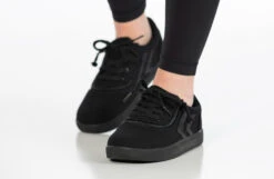 Black To The Floor BILLY CS Sneaker Low Tops -Billy Footwear BK22343 001 studio standing 2 940x614 d360bf7e 3203 45e3 a652 d043b21da531