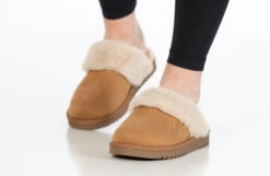 Chestnut BILLY Cozy Sling Scuff -Billy Footwear BK22447 250 studio standing 2 940x614 c6b042ef 0138 47e3 9ec5 e2923ae99cba