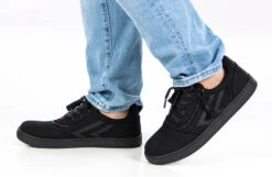 Men's Black To The Floor BILLY CS Sneaker Low Tops -Billy Footwear BM22343 001 studio standing 1 940x614 414da9e9 5e65 484d 9c14 bd82285f09a0